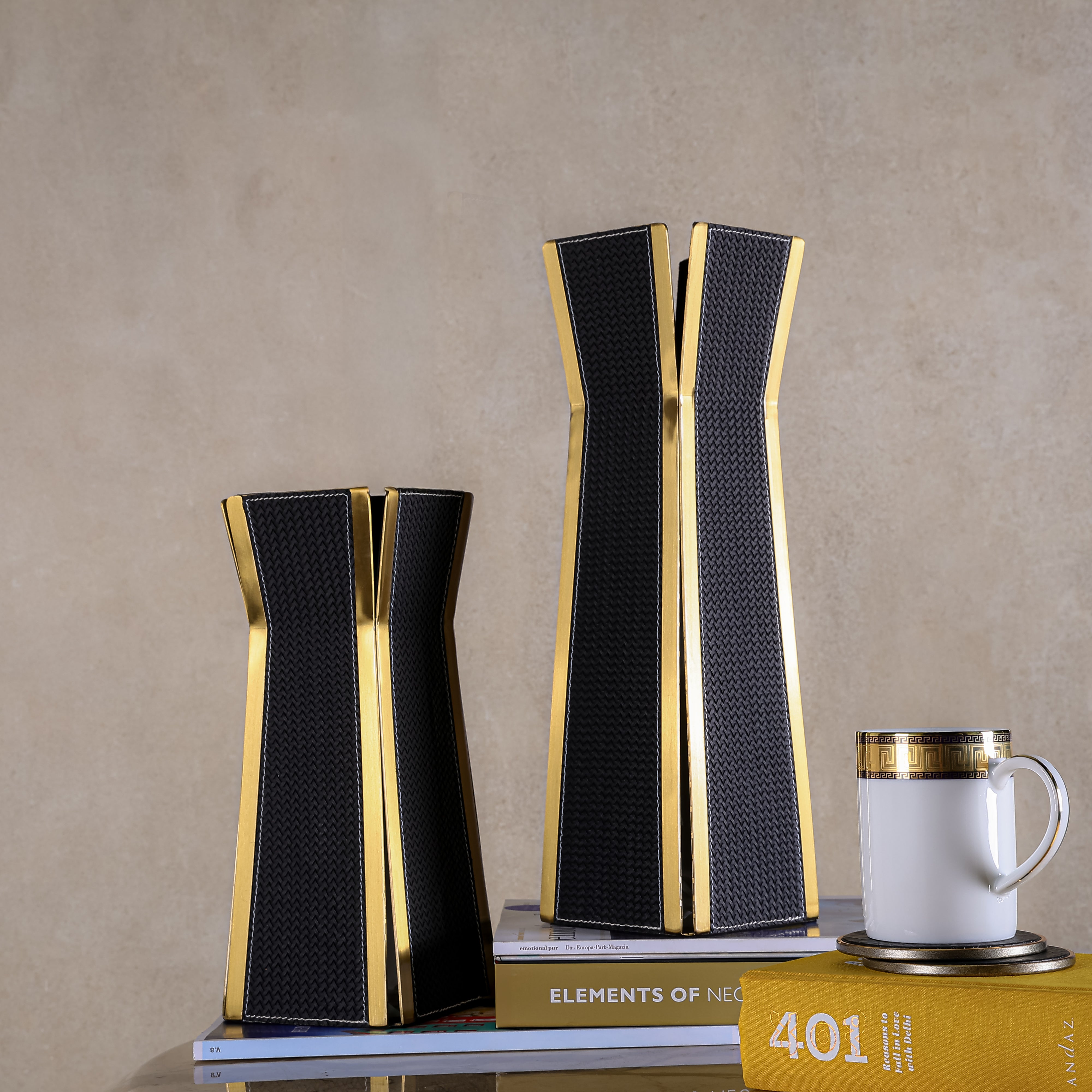 Nordic Vase – Dark Brushed Gold