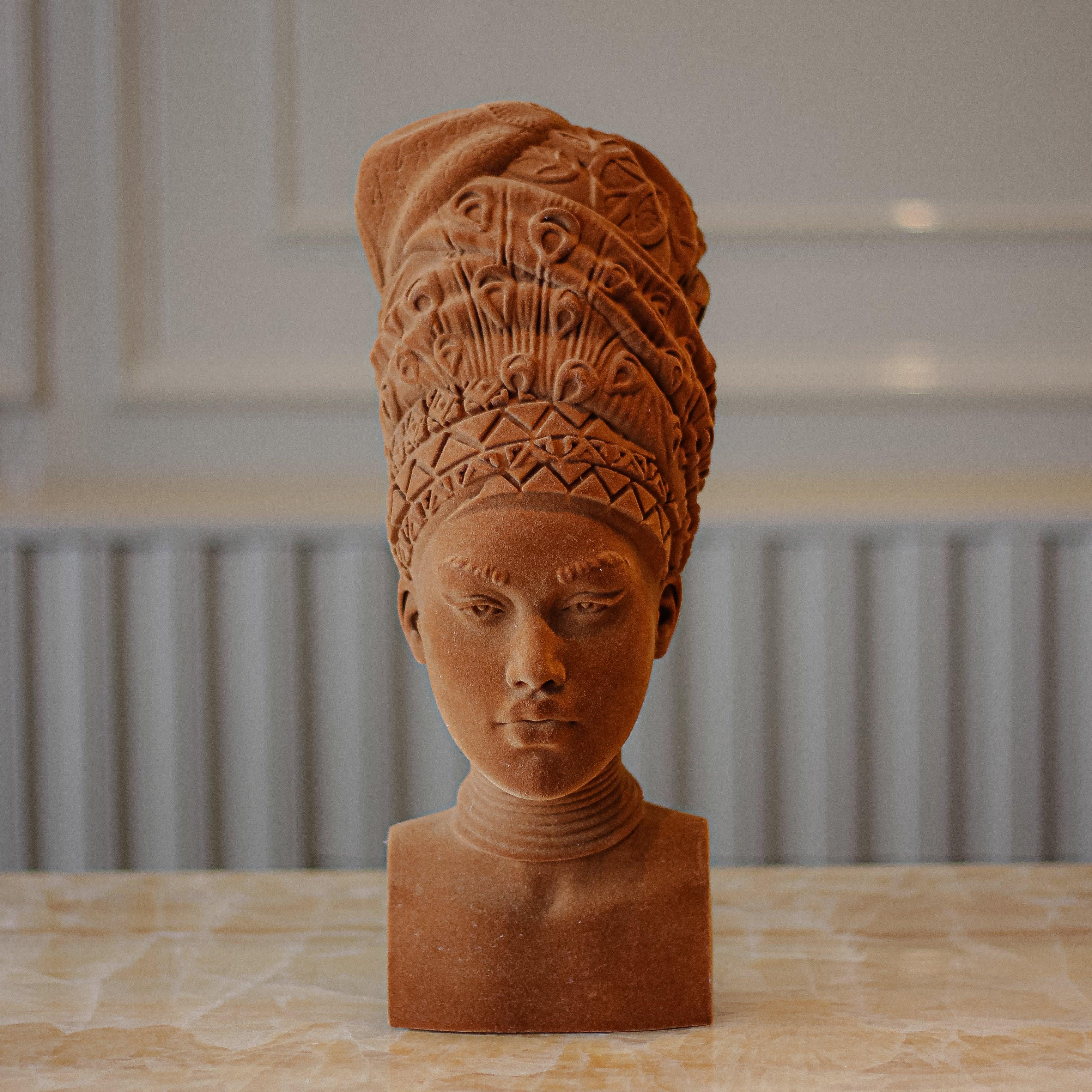 Egyptian Lady Sculpture - Daamaira Home and Living Ltd