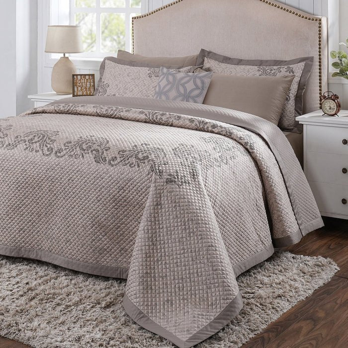 Classical Ornate Seamless Scroll || 8 - Pcs Quilt/Qulited Bed Cover Set - Neutral - Daamaira Home and Living Ltd
