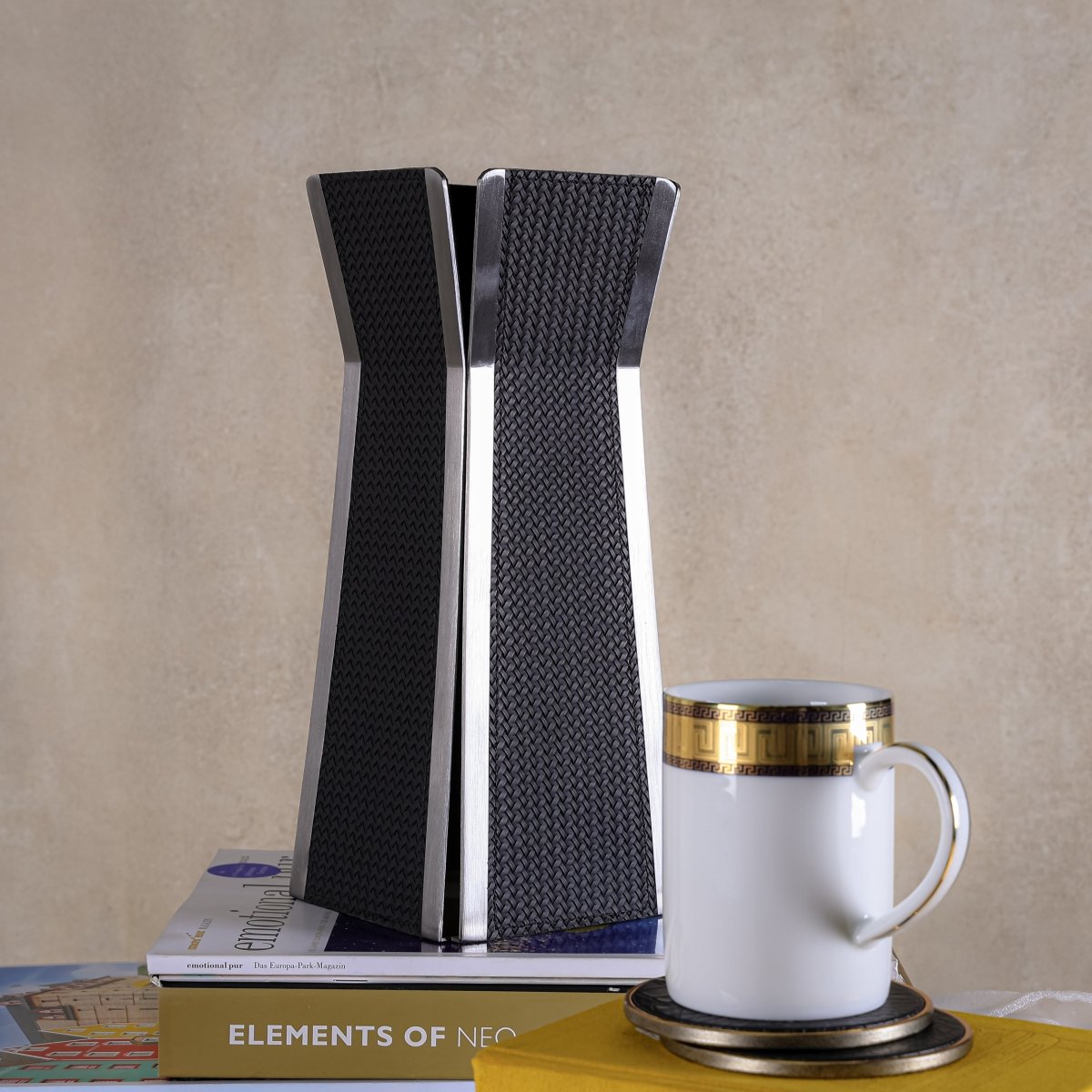 Vases Nordic Elegance Glass Vase - Daamaira Home and Living Ltd