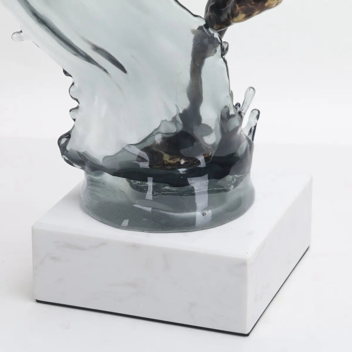 Sculptures & Figurines The Dancing Waves Statue - Daamaira Home and Living Ltd