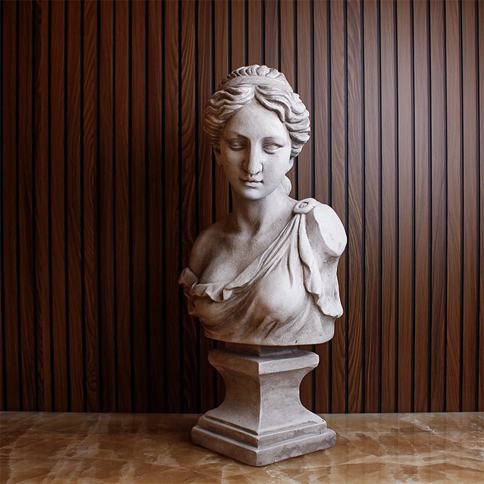 Sculptures & Figurines The Royal Statue - Daamaira Home and Living Ltd