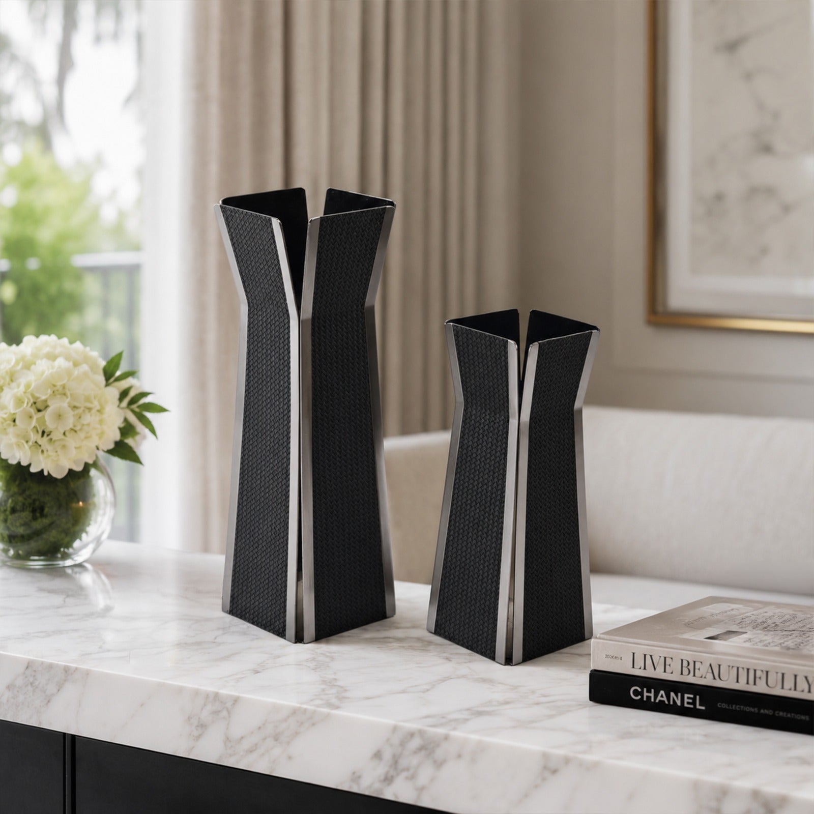 Black Nordic Flower Vase