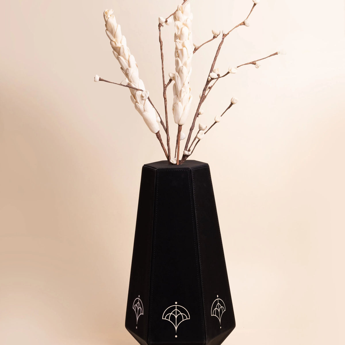Naxora Vase Set - Daamaira Home and Living Ltd